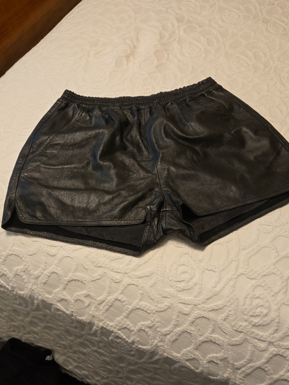 Black Leather Women’s Shorts 8